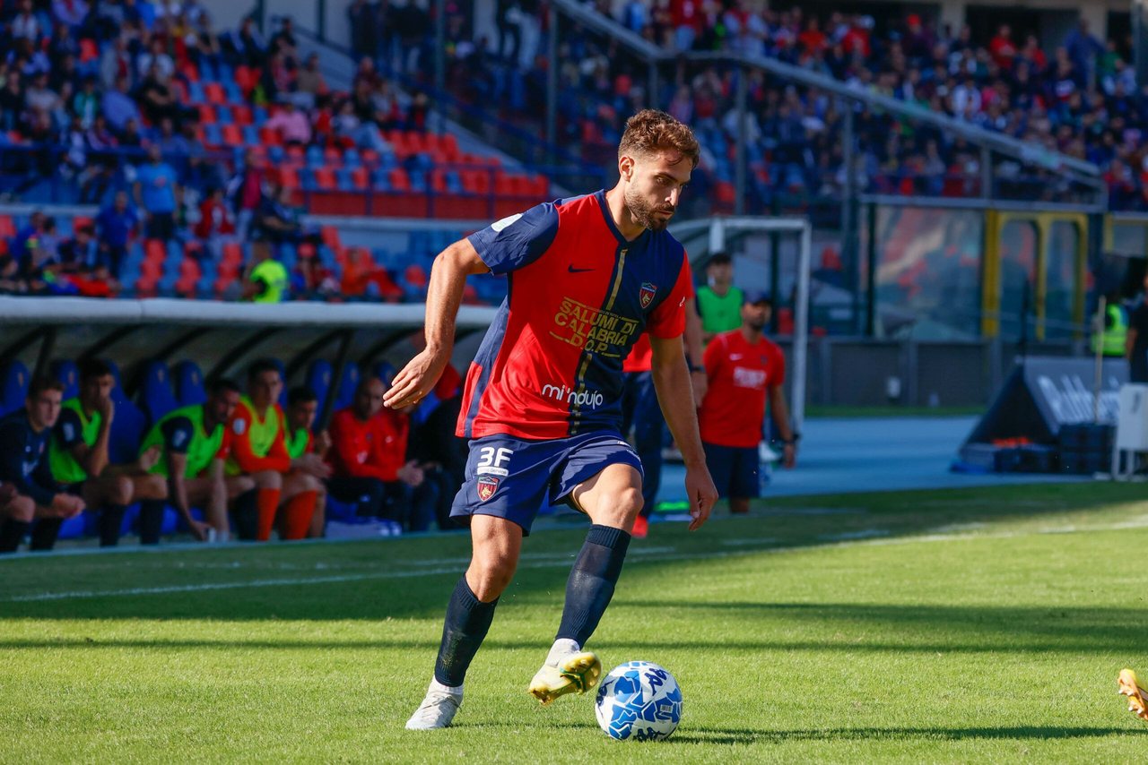 Butić con la maglia del SSC Bari