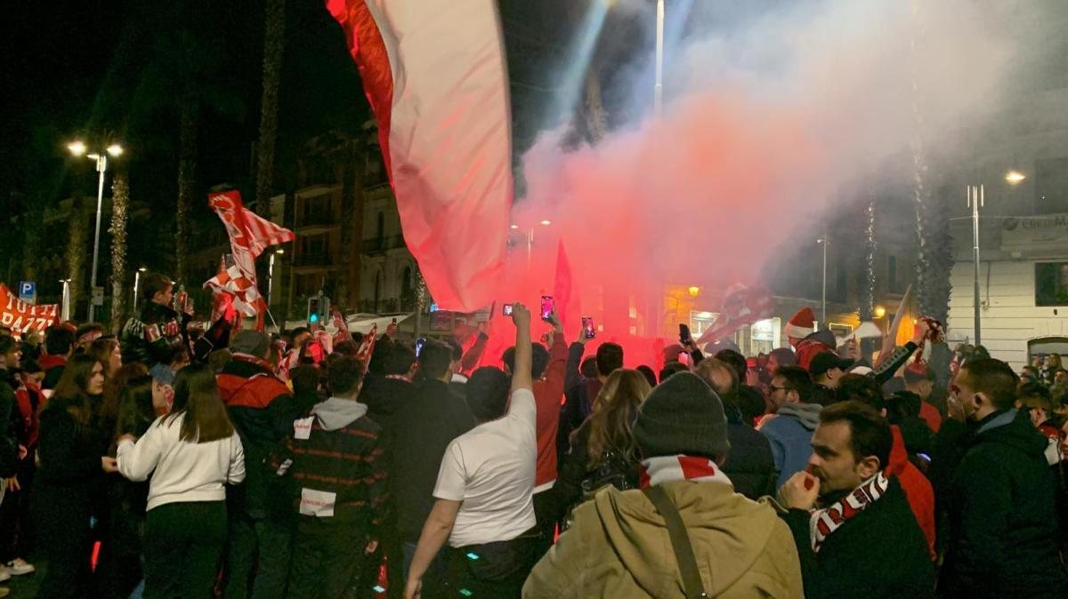 Esposito con la maglia del SSC Bari