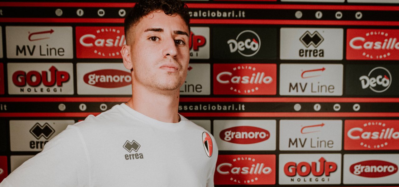 Manzari con la maglia del SSC Bari