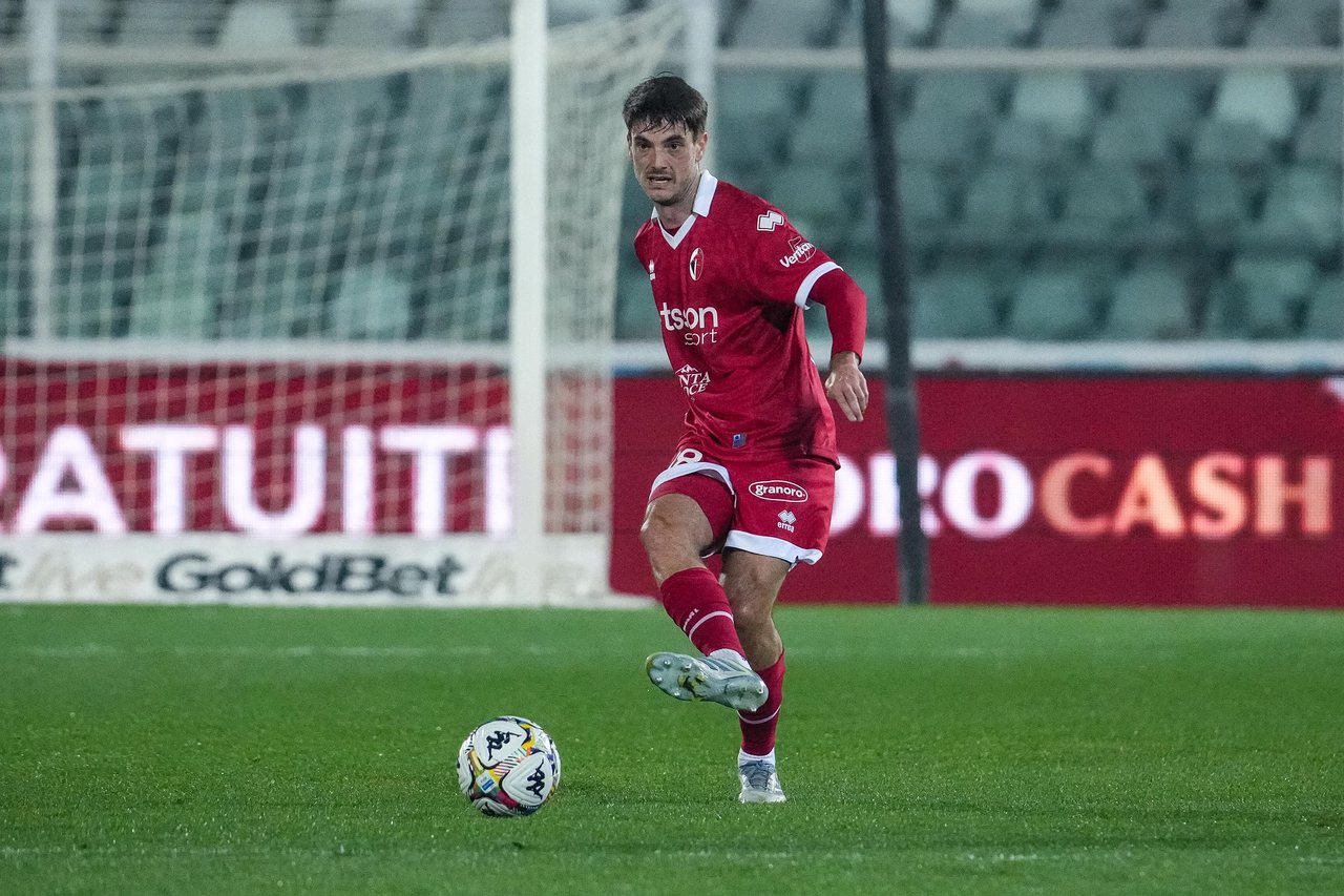Maggiore con la maglia del SSC Bari