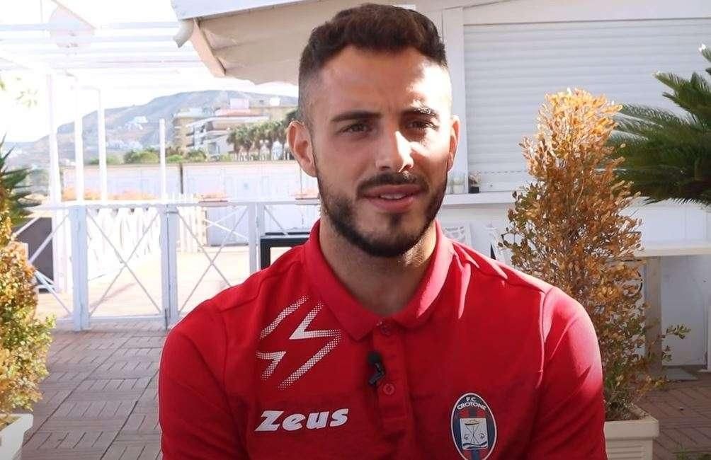 Gómez con la maglia del SSC Bari