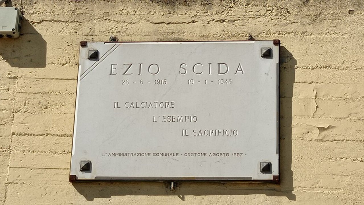 Targa ad Ezio Scida