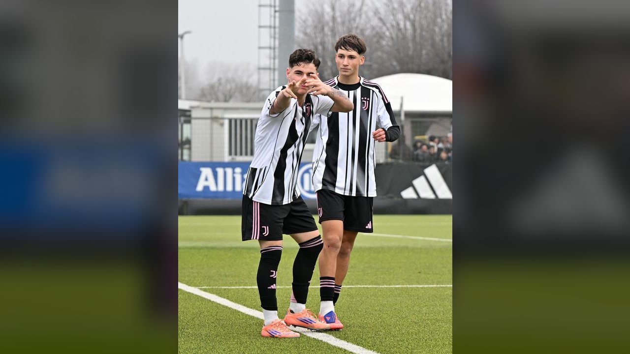 Paonessa con la maglia del Juventus