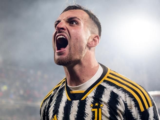 Gatti con la maglia del Juventus