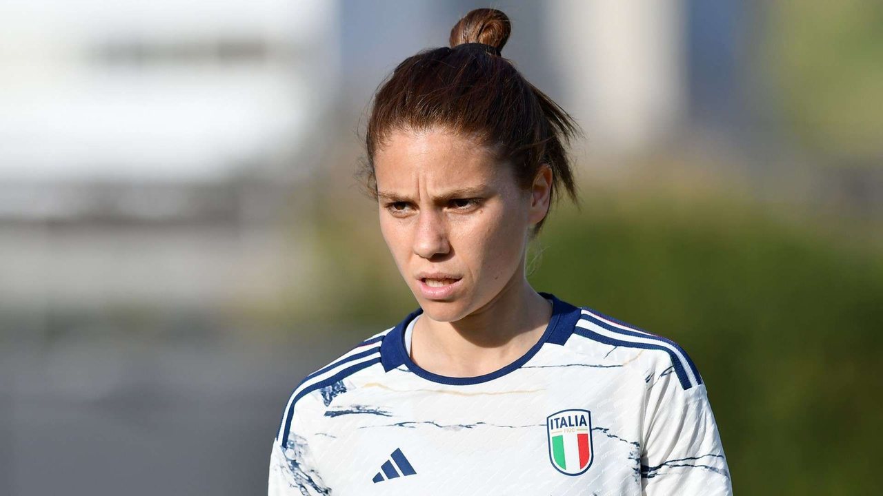 Giugliano con la maglia del Roma Femminile