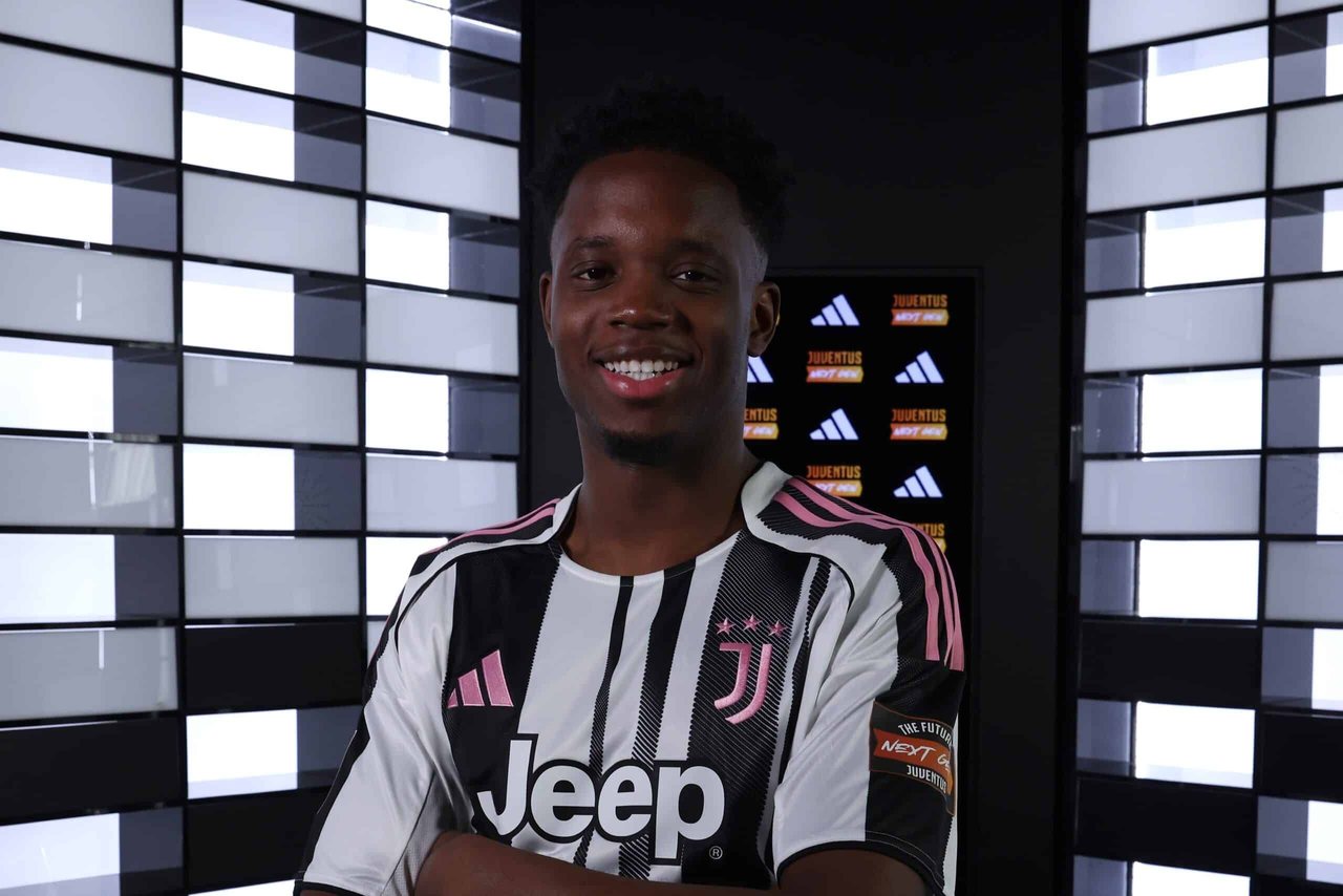 Oboavwoduo con la maglia del Juventus