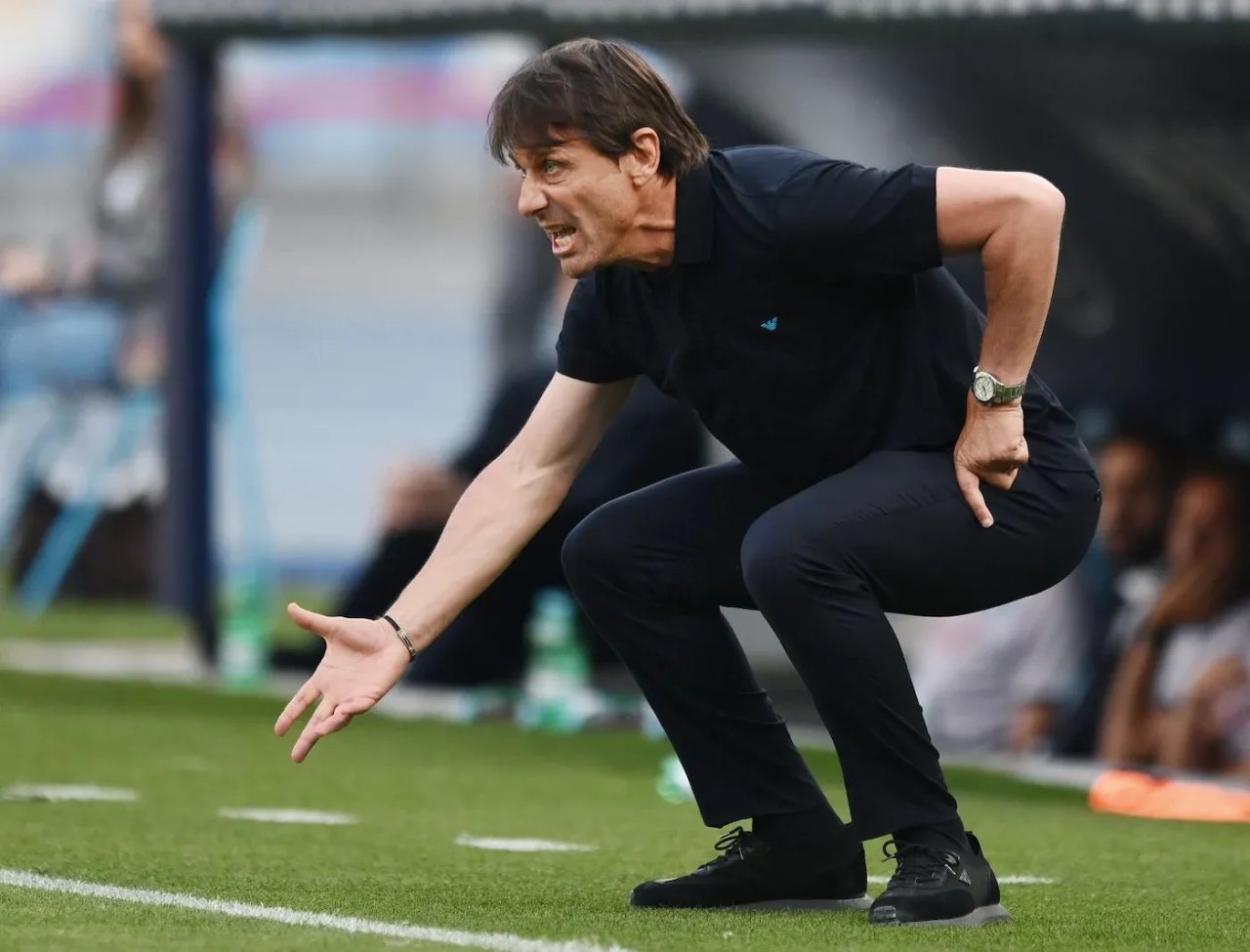 Lieto fine mai: Antonio Conte e l’arte del commiato atomico