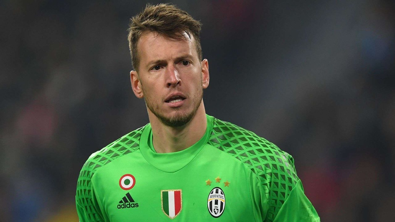 Neto con la maglia del Juventus