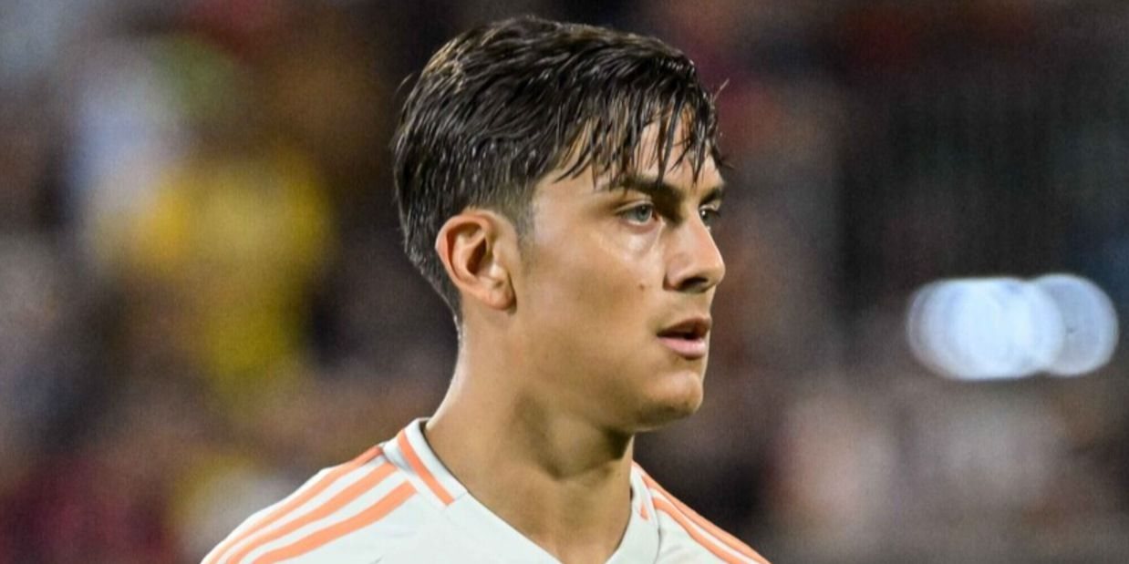 Dybala con la maglia del Roma