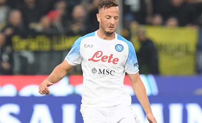 Rrahmani con la maglia del SSC Napoli