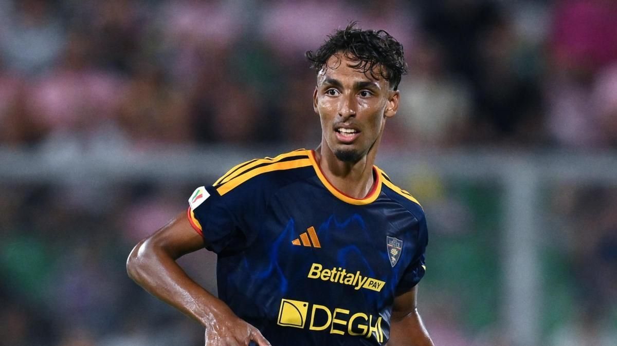 Tiago Gabriel con la maglia del Lecce