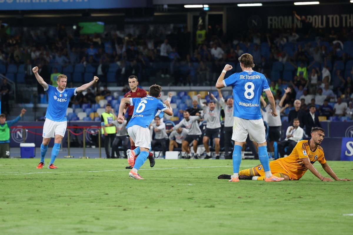 Gilmour con la maglia del SSC Napoli