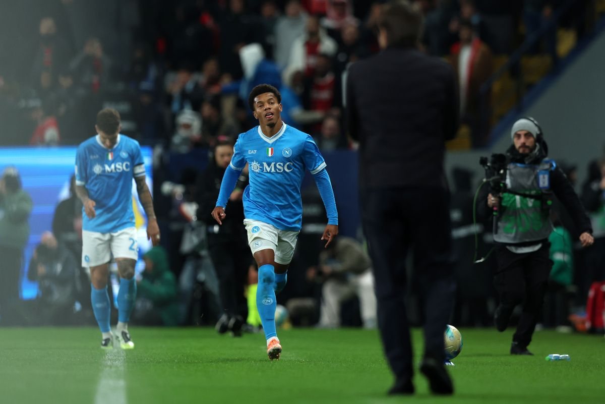 Neres con la maglia del SSC Napoli