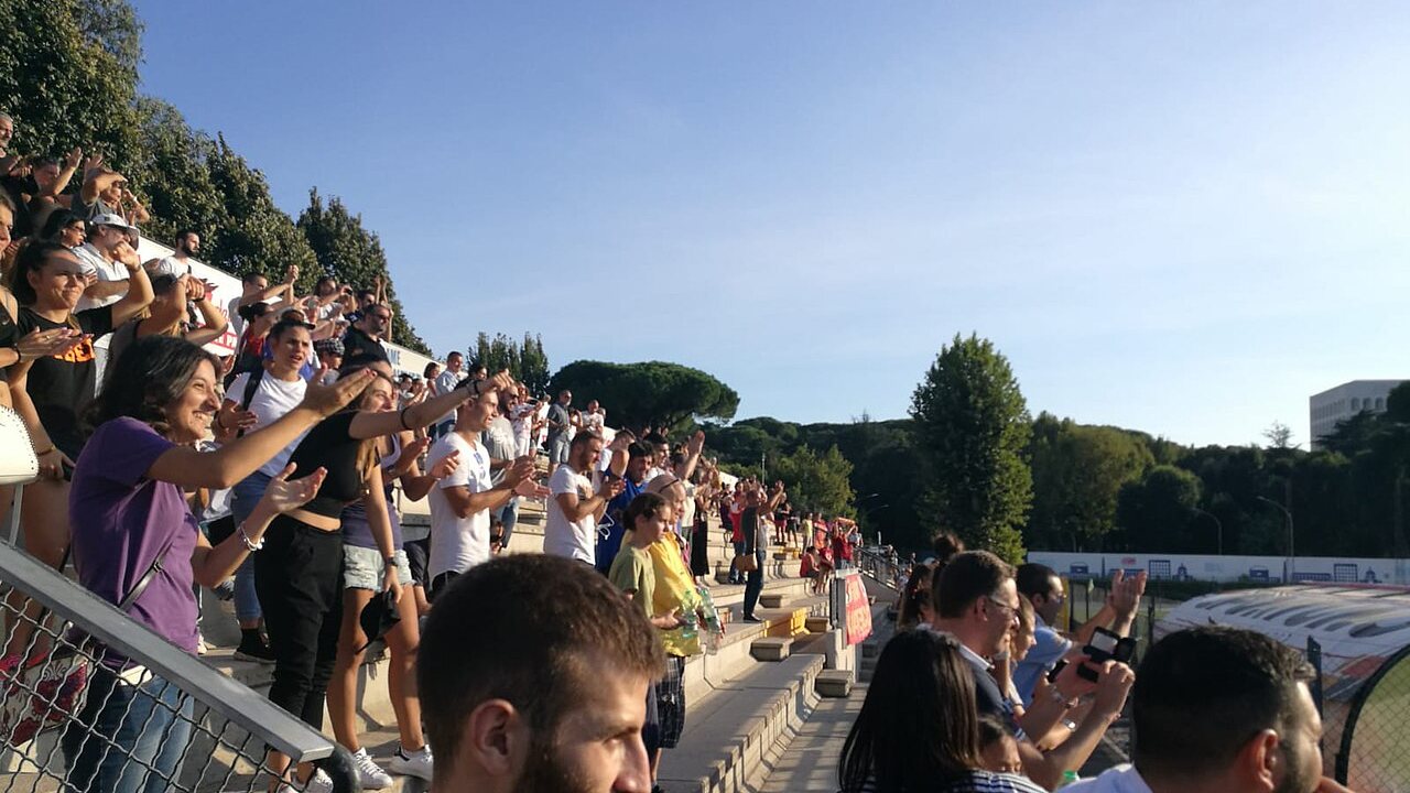 Tifosi al Tre Fontane partita Roma femminile