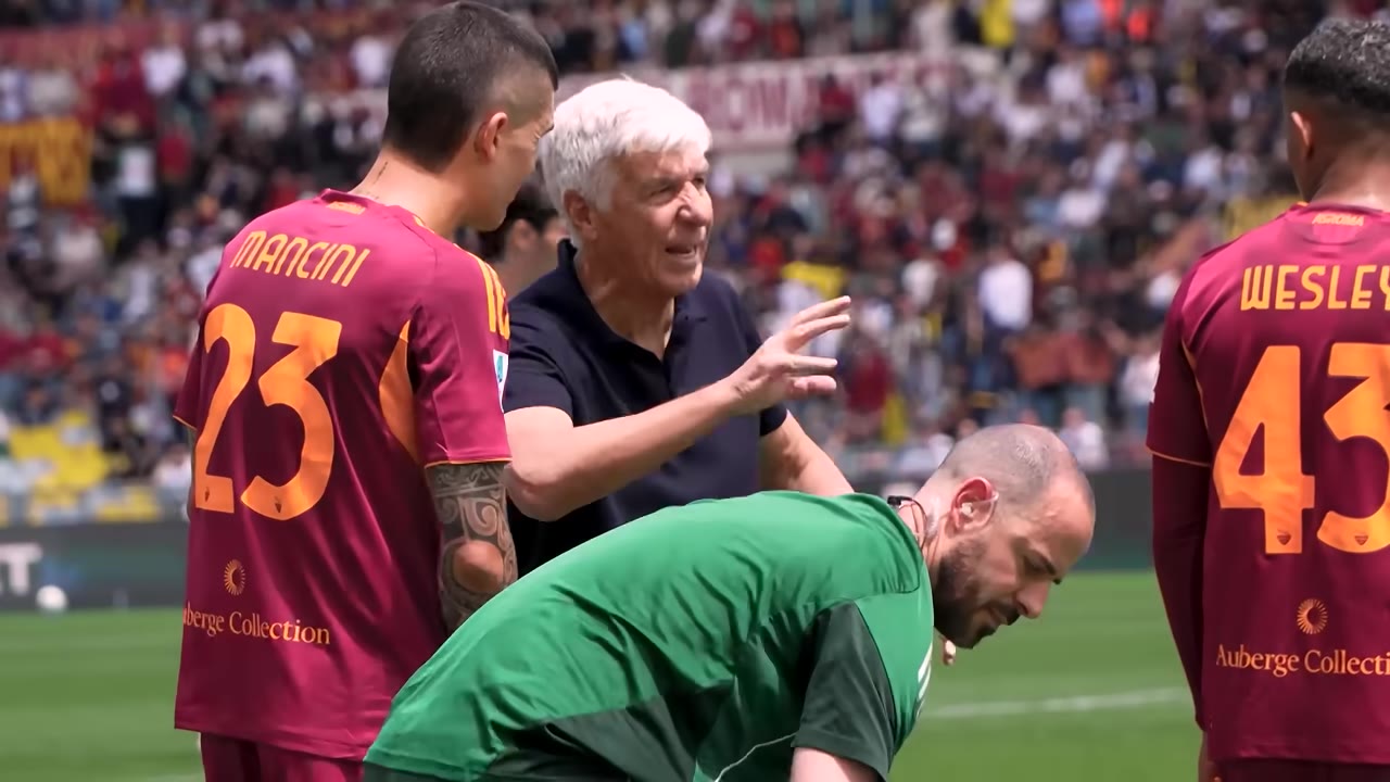 ✍️ Welcome Santiago! | Castro's first interview in the Giallorossi kit 🎙️