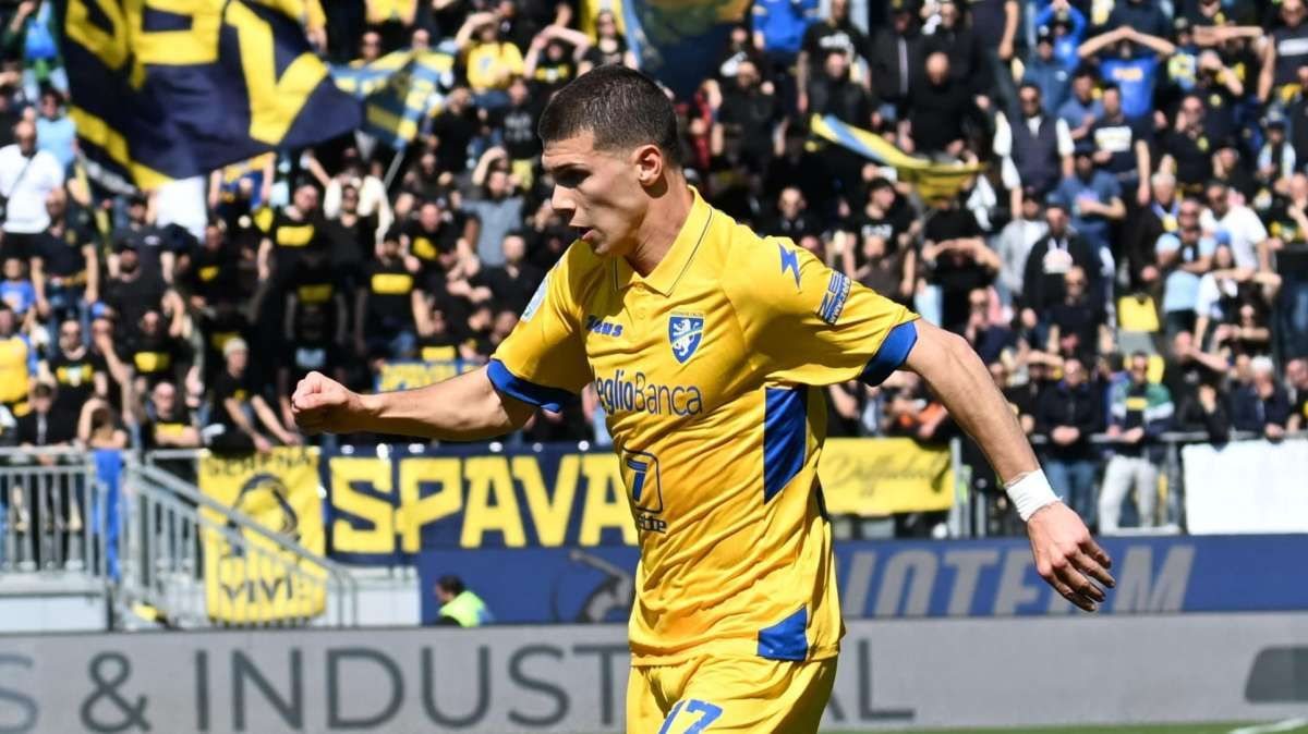 Kvernadze con la maglia del Frosinone