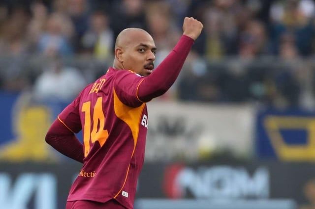 Malen con la maglia del AS Roma