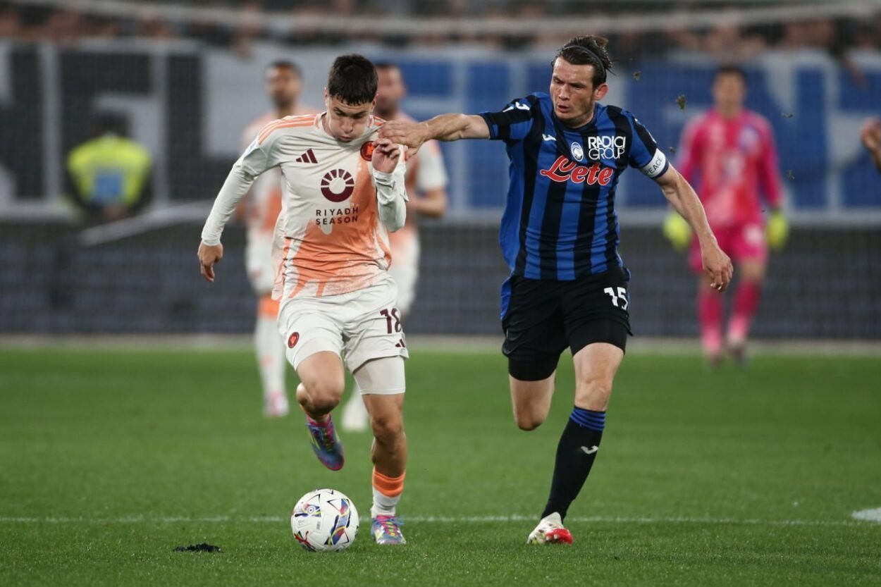 de Roon con la maglia del AS Roma