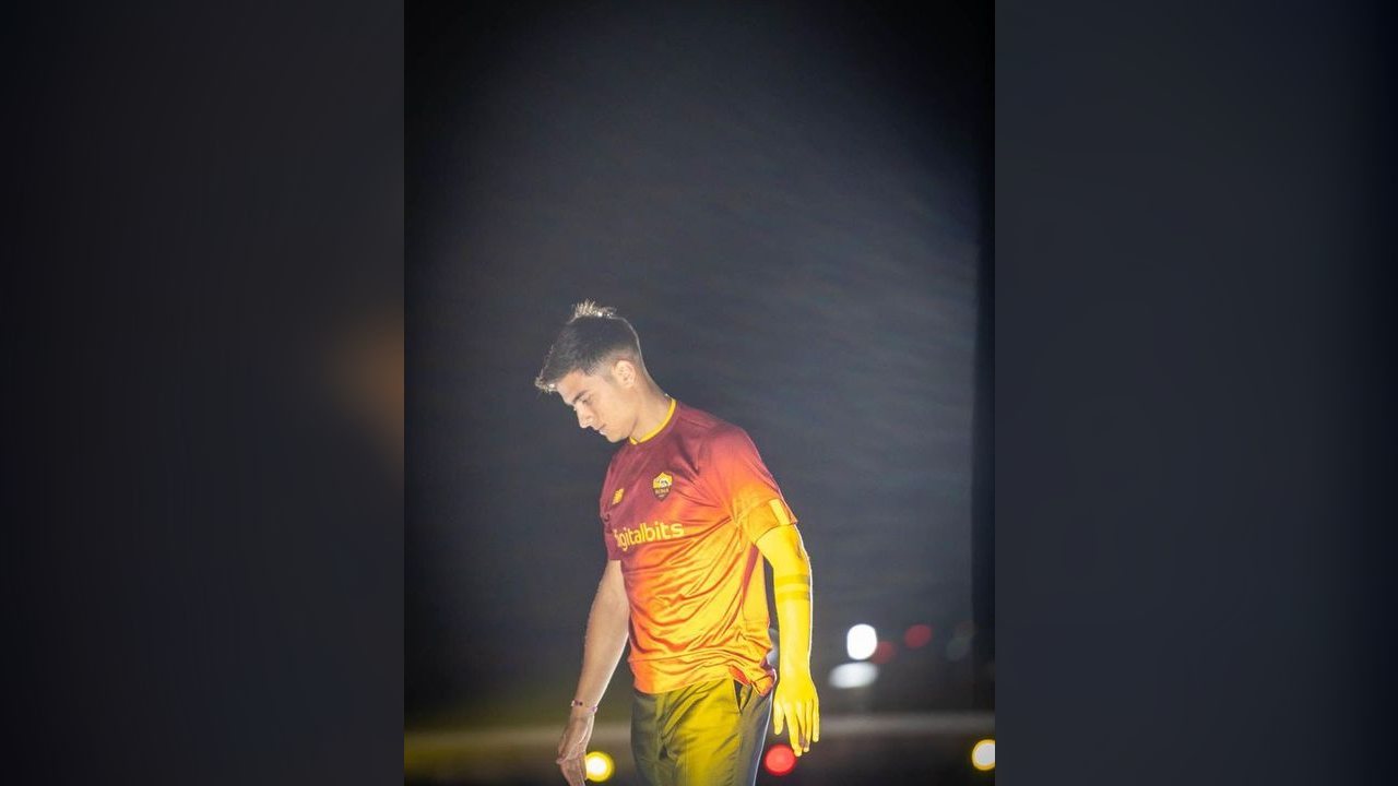 Dybala con la maglia del AS Roma