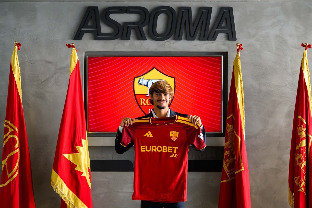 Mora con la maglia del AS Roma