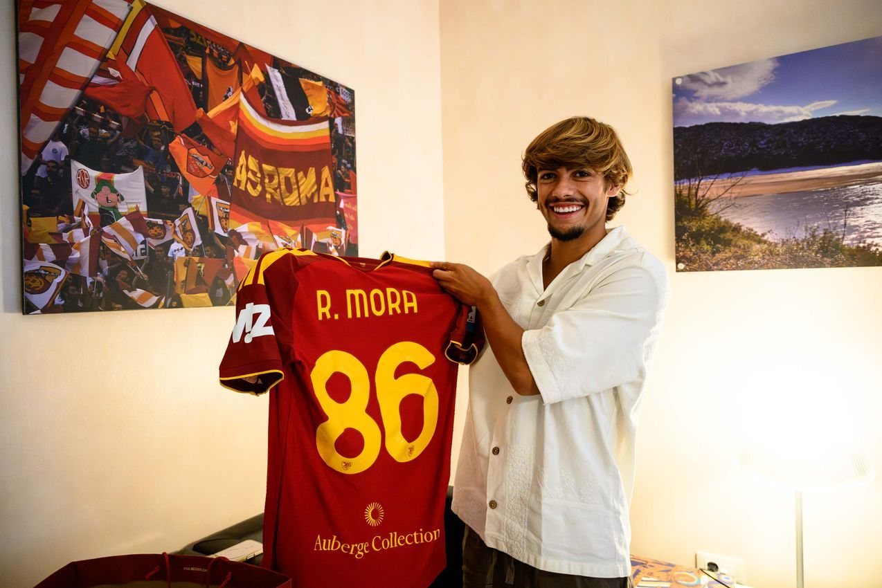 Mora con la maglia del AS Roma