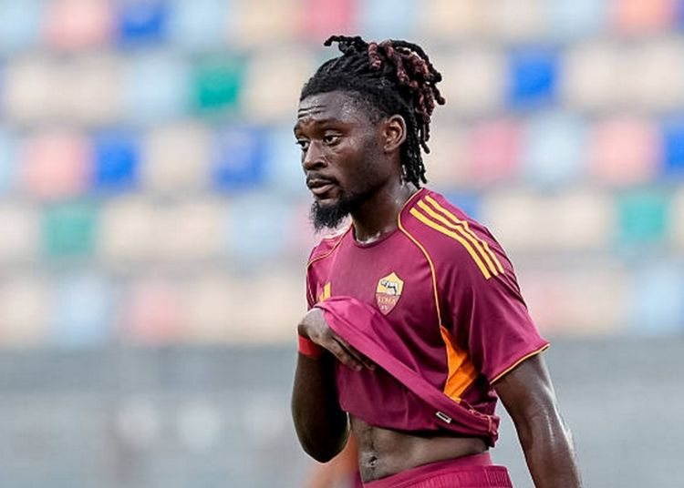 Koné con la maglia del AS Roma