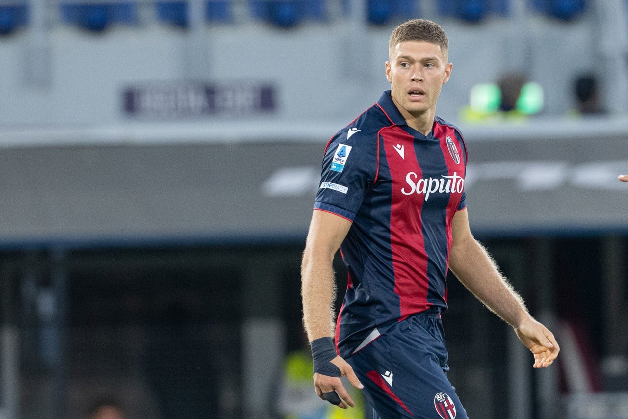 Dovbyk con la maglia del Bologna