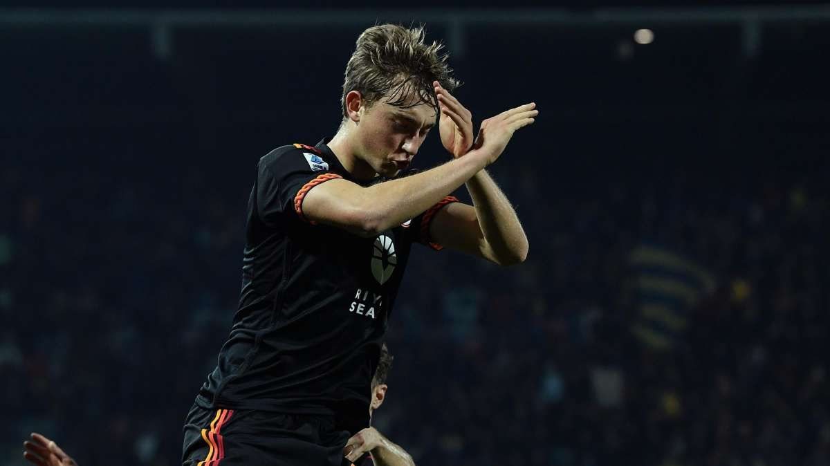 Huijsen con la maglia del Real Madrid