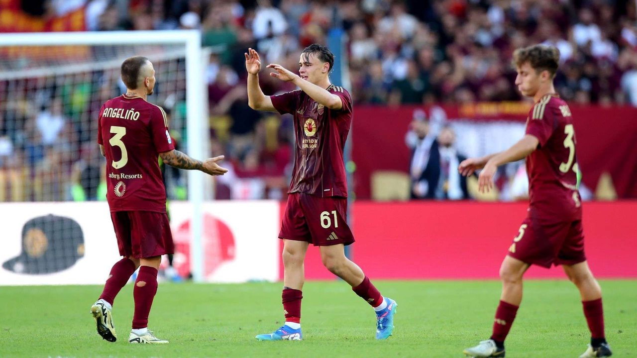 Pisilli con la maglia del AS Roma